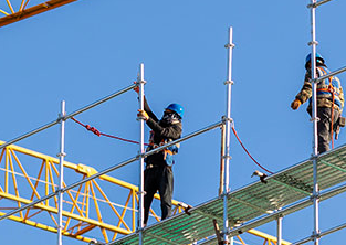 电力项目施工现场建设忙